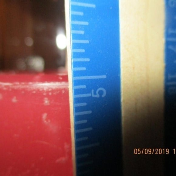 THE TALL CANDLE IN THE MIDDLE - Picture 9 of 10